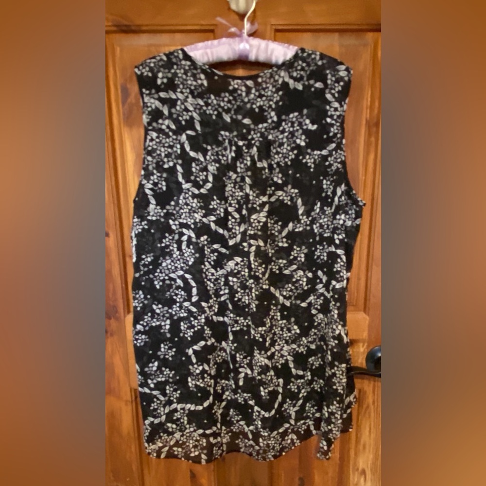 2x blouse sleeves less